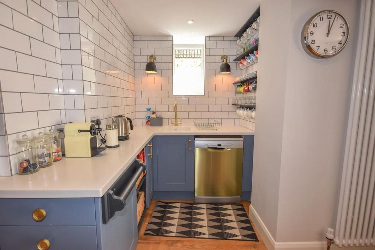 Arden Villa, Sleeps 8, Moments From The Golden Sandy Beach Of Ryde Ryde  Extérieur photo