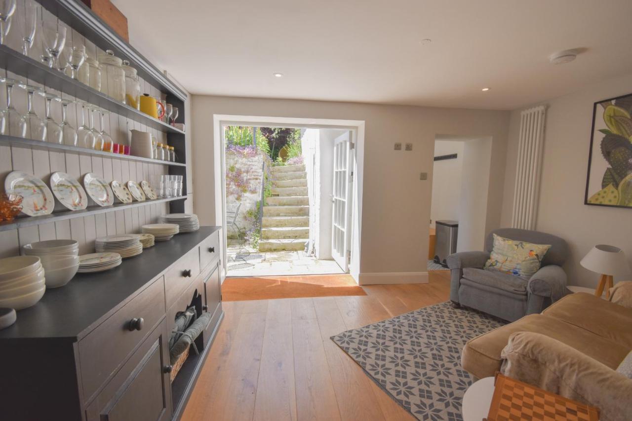 Arden Villa, Sleeps 8, Moments From The Golden Sandy Beach Of Ryde Ryde  Extérieur photo