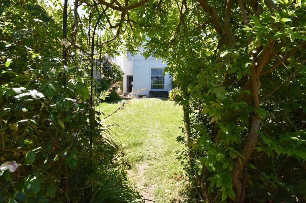 Arden Villa, Sleeps 8, Moments From The Golden Sandy Beach Of Ryde Ryde  Extérieur photo